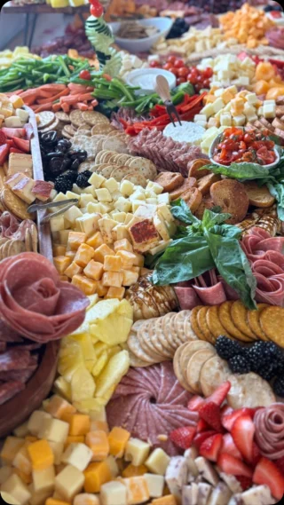 It started with an empty table… watching our team dedicate the time and attention to detail to making your charcuterie spread breathtaking still amazes us and we see it everyday!! From the selection of cheeses, meats, fruits to the intricate displays and cutting styles… we are always in awe at the final result 😍.