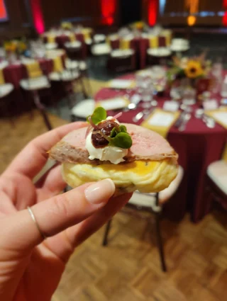 A wonderful evening celebrating Chancellor Neis at @umnduluth this past weekend. Thank you to all the vendors who partnered with us to make it such a special celebration!
Planning: @truenorthweddingsduluth 
Decor: @thevaultduluth 
Lighting: @dulutheventlighting